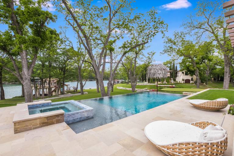 House  Austin Lake Hills