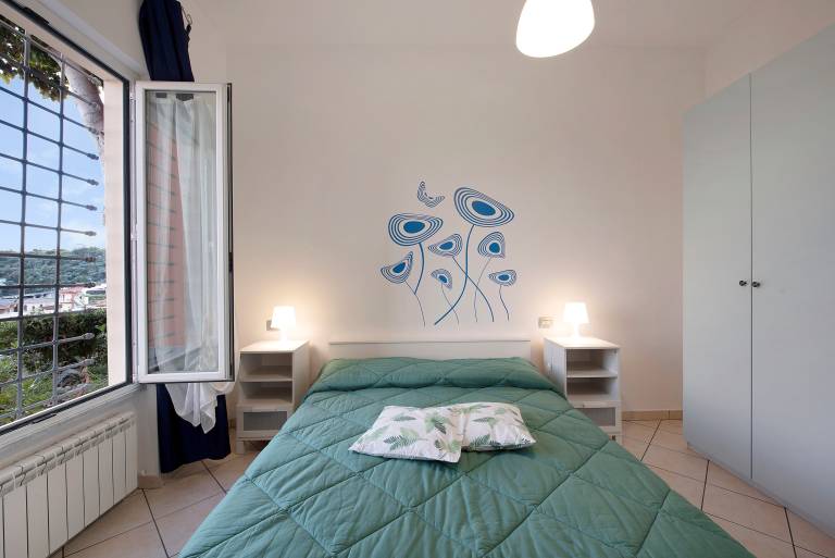 Apartment "Trilocale in villa vista mare Apt 1" with Sea View in Celle Ligure