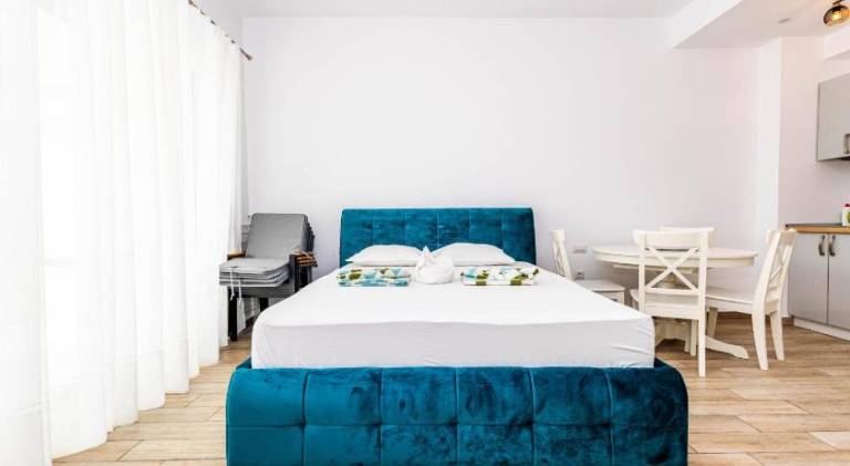 Apartment with pool in Constanta