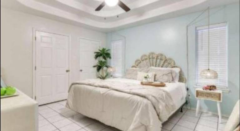 Lovely holiday apartment | Pet-friendly in Edinburg, TX