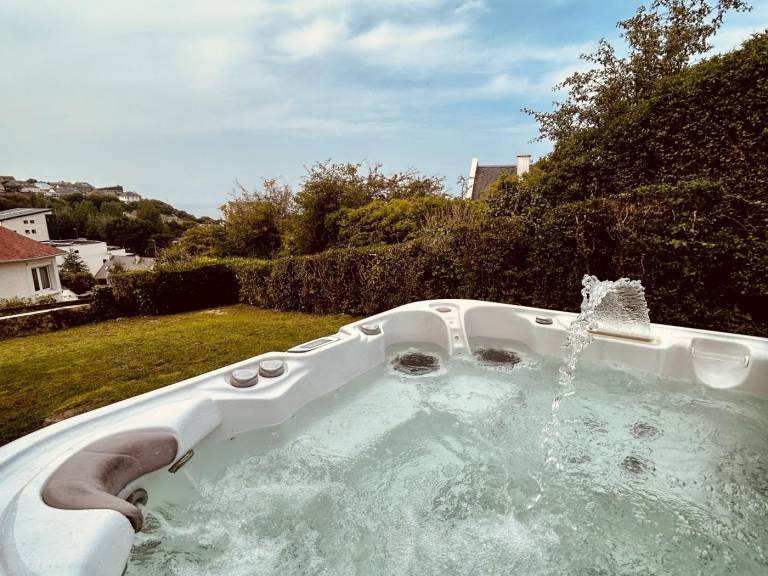 Gite with yard, barbeque & terrace | Sea view — photo 4