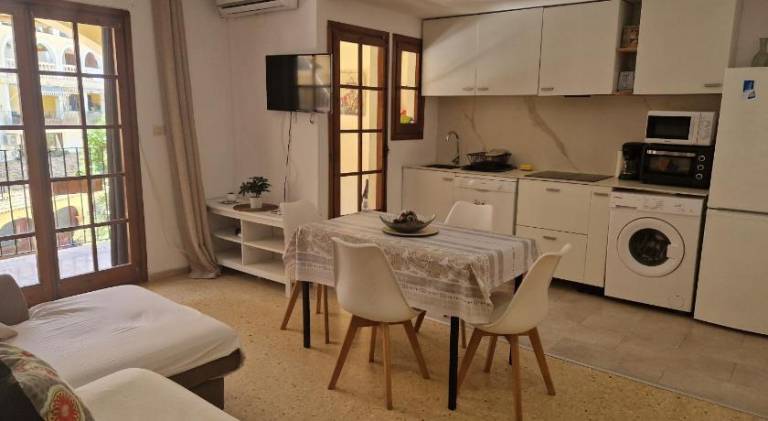 Big holiday apartment with private pool & patio | Beach nearby | Pets are welcome — photo 3
