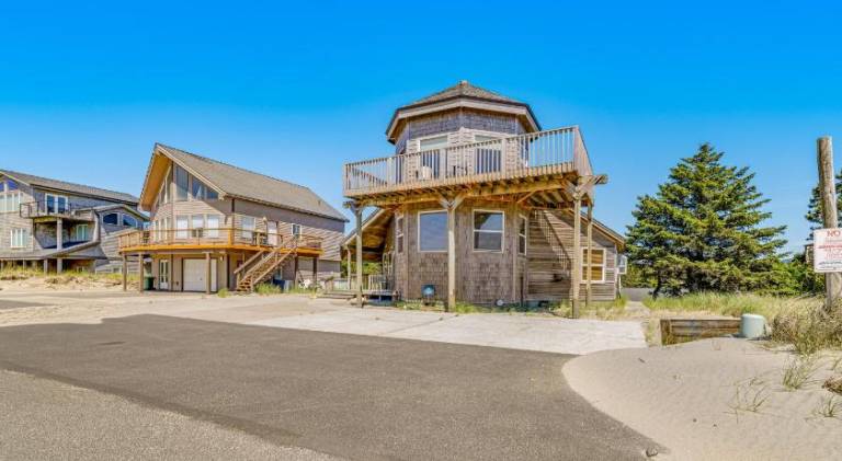 Vacation home with 2 rooms for 11 persons in Pacific City, OR