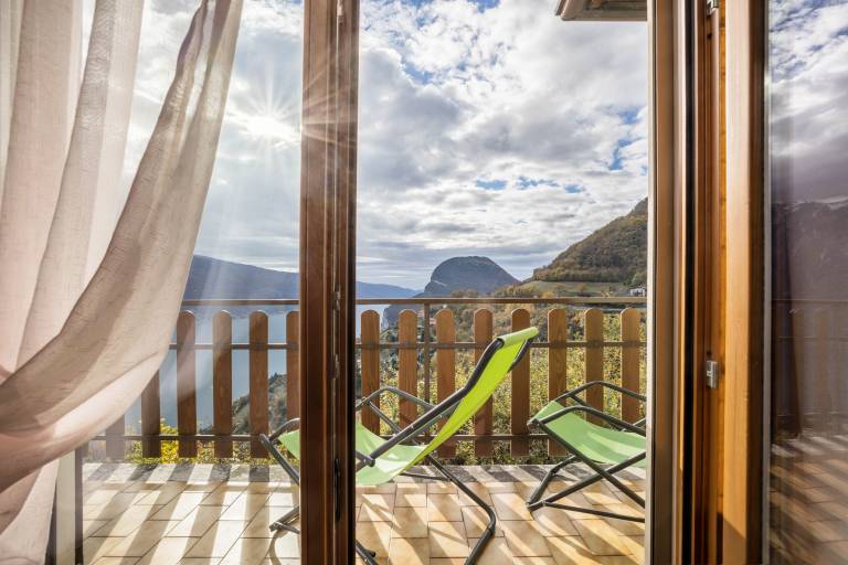 Holiday Home 'Casa Damiano' with Lake View, Private Garden and Wi-Fi — photo 3