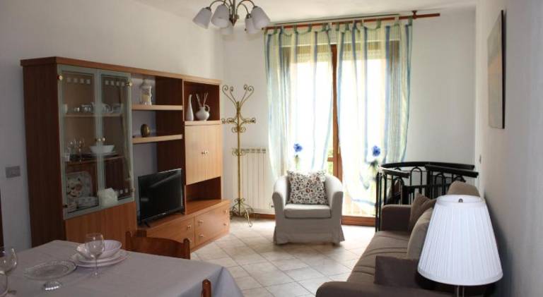 Rental apartment with 2 rooms for 4 persons in Montecarlo