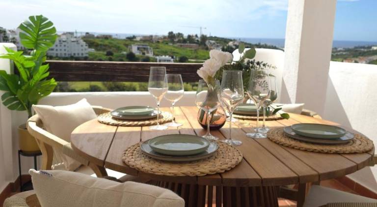 Rental apartment with pool in Estepona