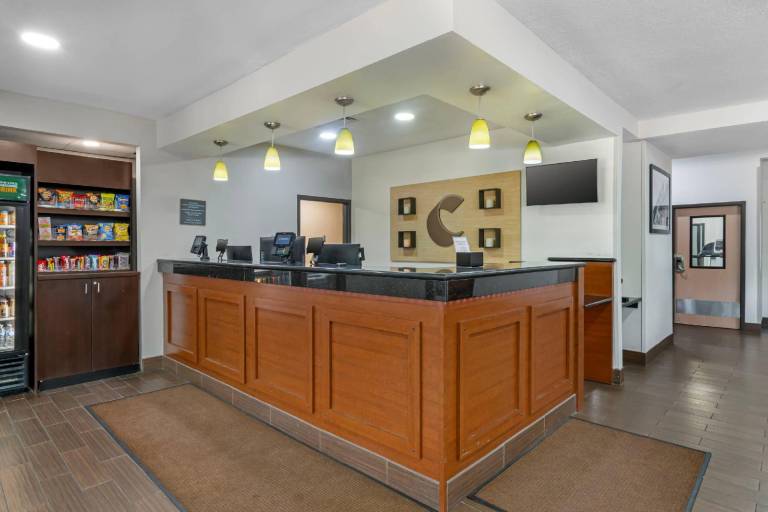 Comfort Inn & Suites Kansas City - Northeast — photo 5