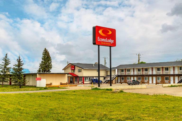 Econo Lodge Inn & Suites — photo 5
