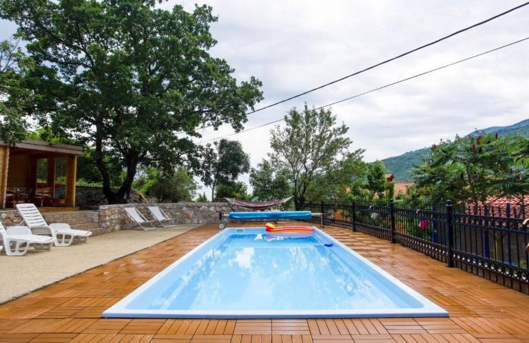 kuća  Sveta Jelena