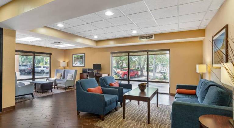 Comfort Suites Tallahassee Capitol - University Area — photo 4