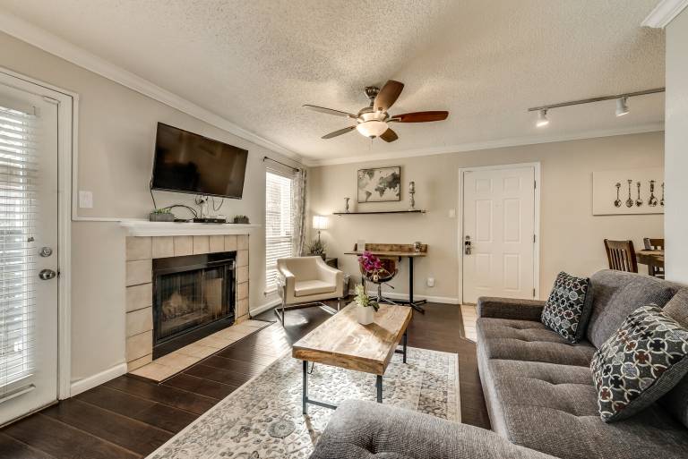 Holiday apartment with pool in Irving, TX