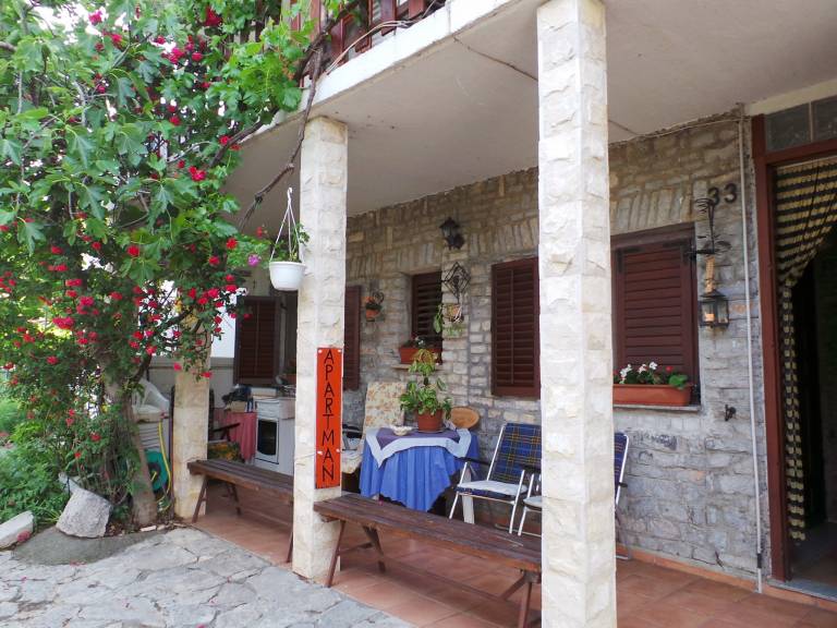 Studio with BBQ, yard & terrace | Beach nearby | Pet-friendly — photo 2