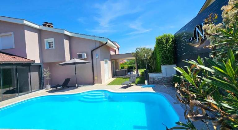 Villa with pool & jacuzzi in Mostar