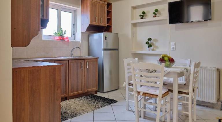 Apartment with terrace — photo 3