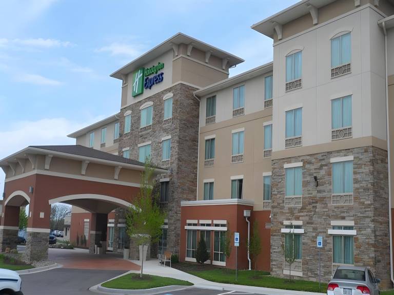 Holiday Inn Express & Suites Overland Park By IHG