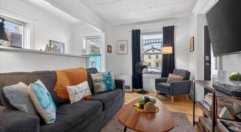 Rental apartment with 1 room for 4 persons in Burlington, ON
