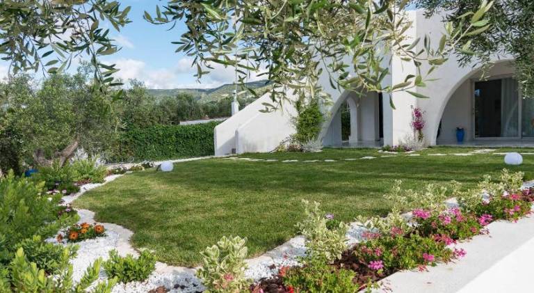 Nice vacation home with jacuzzi & garden | Close to the beach | Dogs allowed in Mattinata