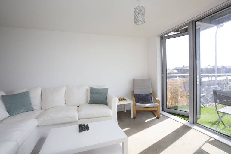 Stunning 2 Bed Flat in Ashley Down Cricket View