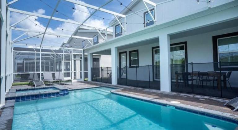 9114 Luxury Home Plus Private Pool — photo 3