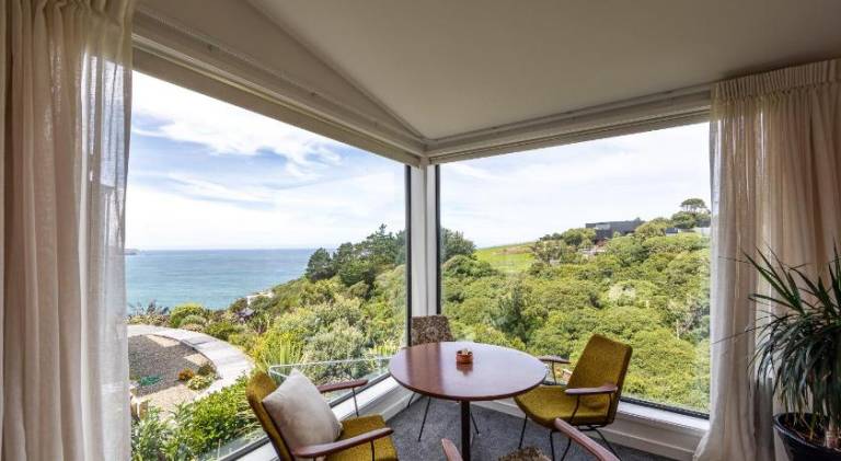 Elevated architectural home with stunning sea views — photo 3