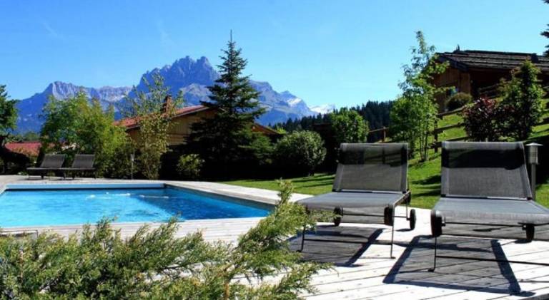Big chalet with pool & hot tub | Pets allowed — photo 4