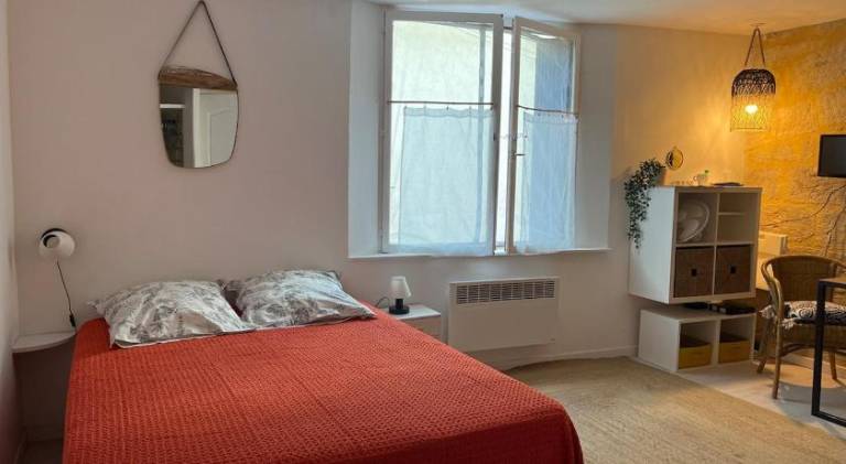 Apartment with 1 room for 2 persons in Uzès