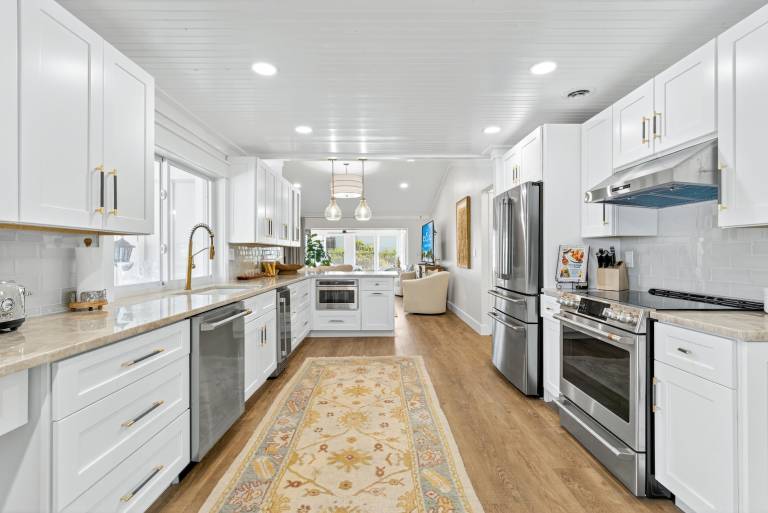 Stunning Sanibel Island Vacation Rental - Beach Therapy — photo 3