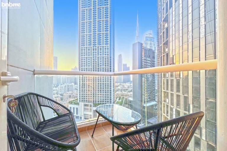 Apartment with pool | Close to The Dubai Fountain | Good for workation in Dubai