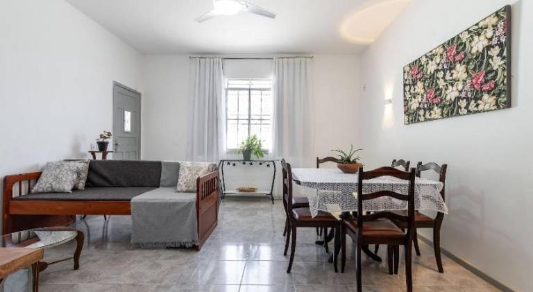 Vacation home with yard & BBQ | Pets allowed in Niteroi