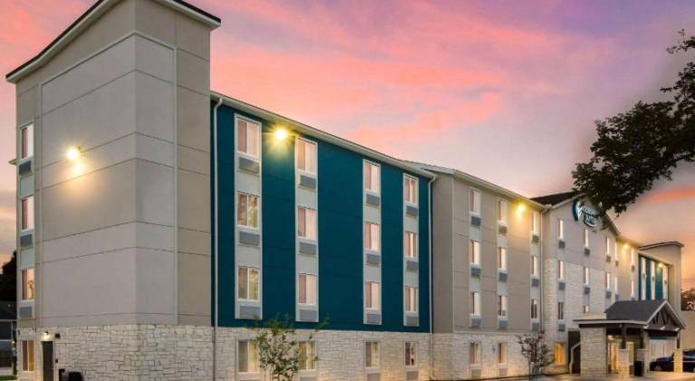 WoodSpring Suites Lake Jackson — photo 5