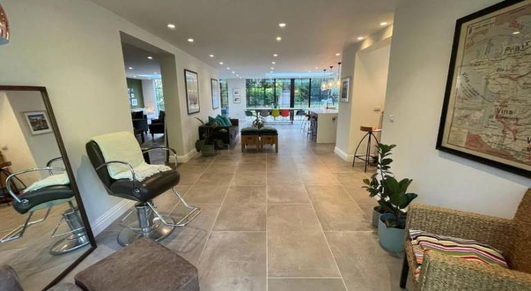 Villa with jacuzzi — photo 5