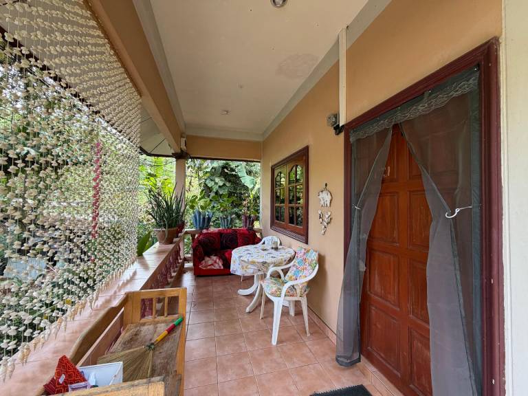 Cosy Rose beachfront bungalow — photo 3