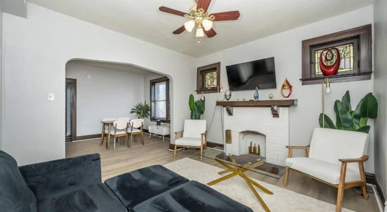 Holiday apartment | Suitable for remote work | Pets allowed in St. Louis, MO