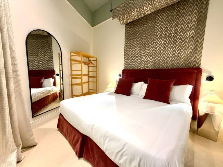 Andalusian Apartment in Seville with Patio and Equipped Kitchen in Seville