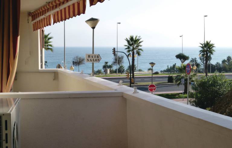 Holiday apartment with patio & pool in Torremolinos