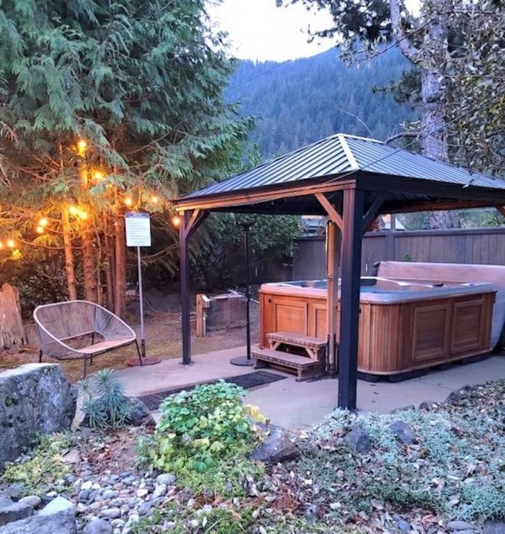 Cabin  Harrison Hot Springs