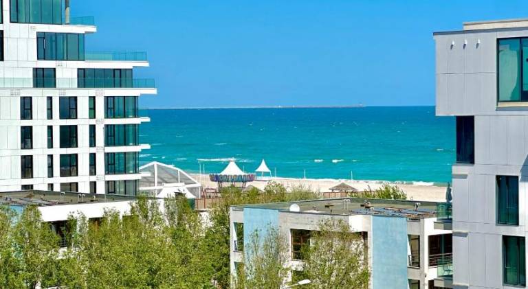 Rental apartment with terrace in Constanta