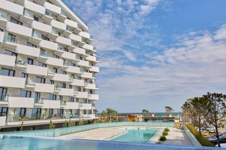Pleasant apartment with patio, sauna & pool | Next to the beach | Pets allowed — photo 3