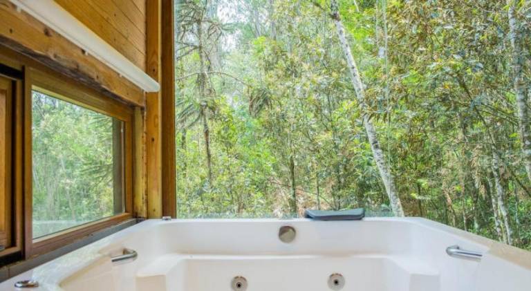 Vacation home with hot tub — photo 5