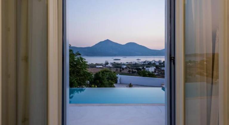 Vacation home with yard, terrace & pool — photo 5