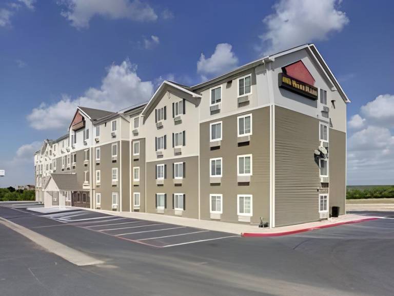 Extended Stay America Select Suites - Laredo in Laredo, TX