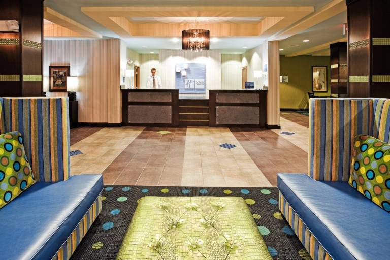 Holiday Inn Express Hotel & Suites Salem By IHG — photo 2