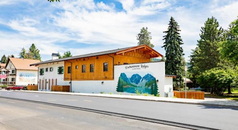 Enchantment Lodges - 5 min walk to downtown — photo 3