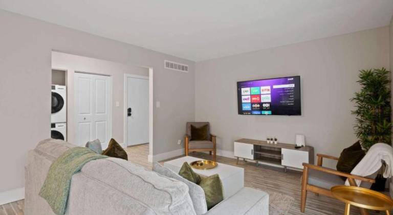 Relax & Unwind in Rochester Cozy Vacation Spot in Rochester, MI