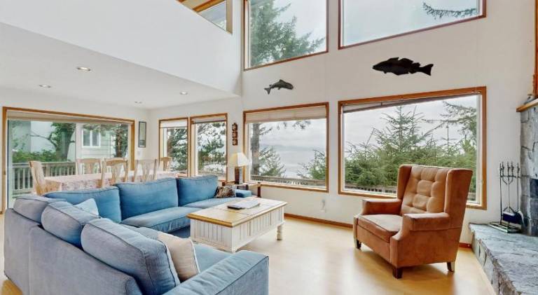 Big vacation home | Beach nearby | Dogs allowed in Tillamook, OR