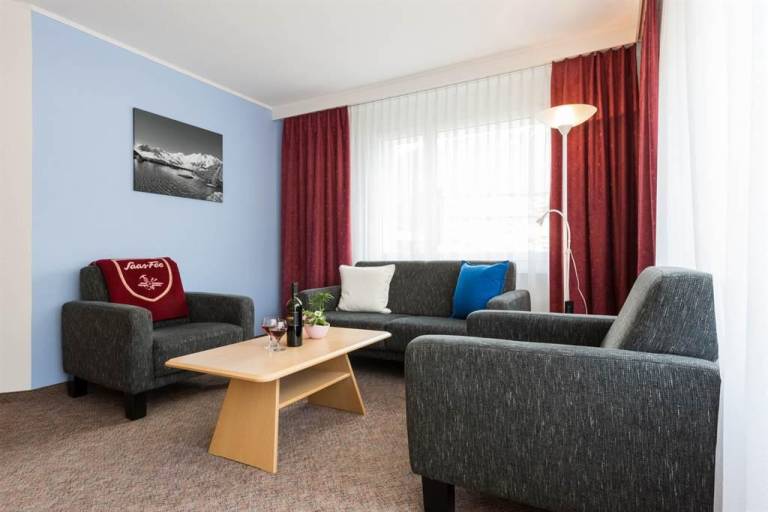 Ferienwohnung mit Hund in Saas-Fee für max. 4 Personen Ferienwohnung mit Hund in Saas-Fee für max. 4 Personen