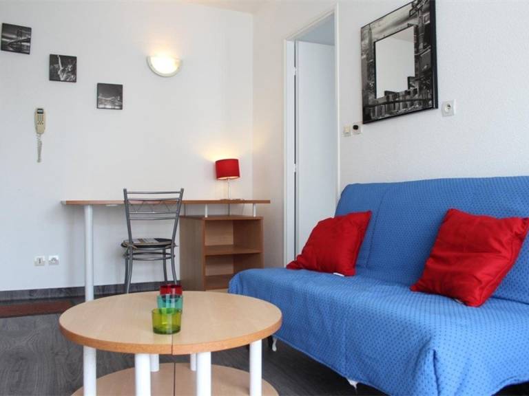 Holiday apartment with pool — photo 2