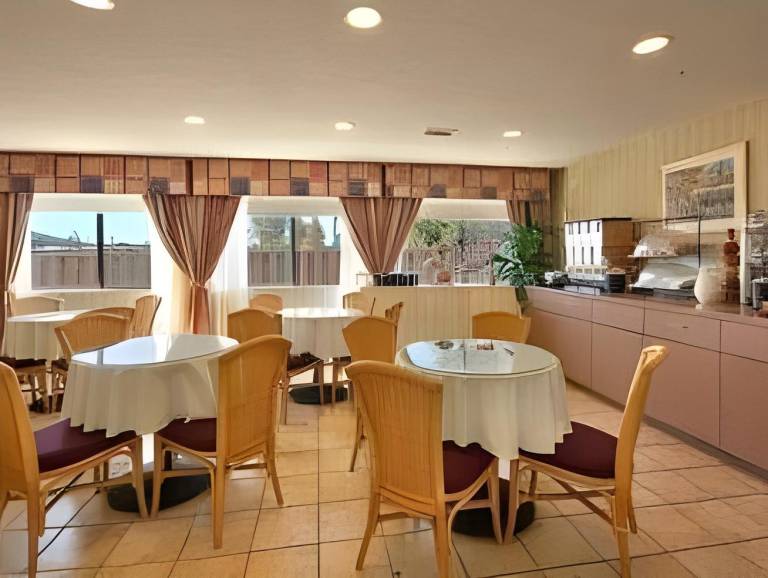 Days Inn by Wyndham San Marcos — photo 3