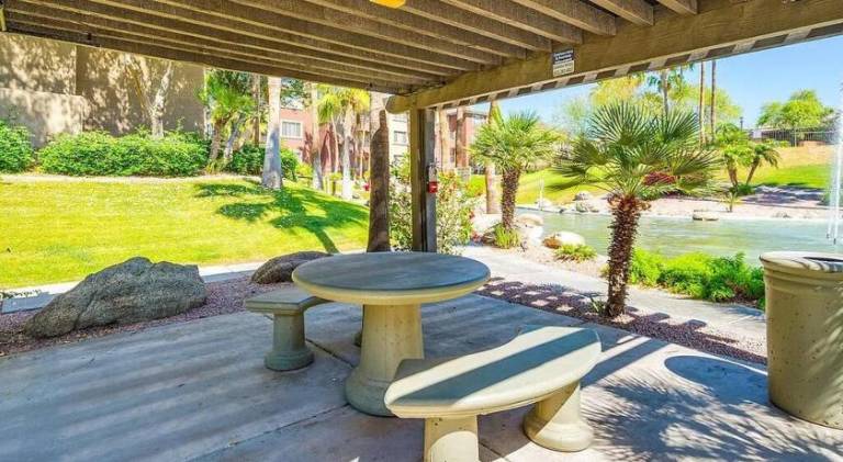 Comfy 2 bed 2 bath Phoenix Paradise with Pool and Gym — photo 5