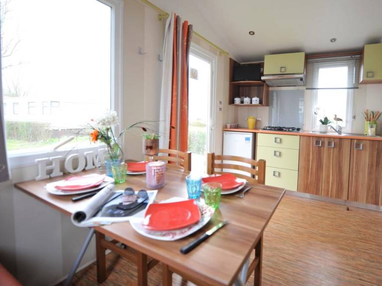 Charming mobile home with terrace & heated pool | Dogs allowed — photo 4